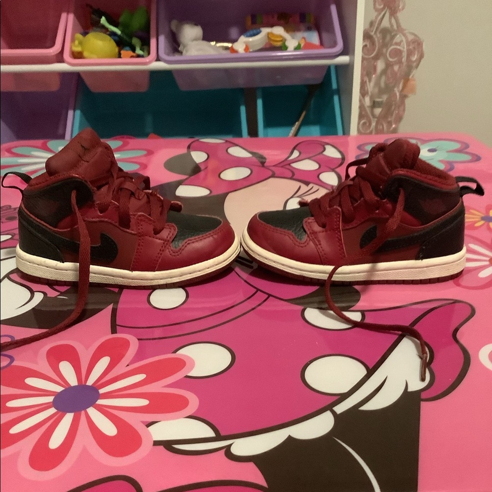 Air Jordan 1 Mid EUC 7C Burgundy/Black